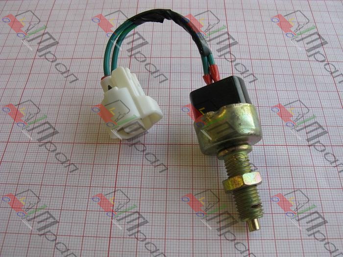 TOYOTA 57420-26600-71 Датчик стоп сигнала (TRP)