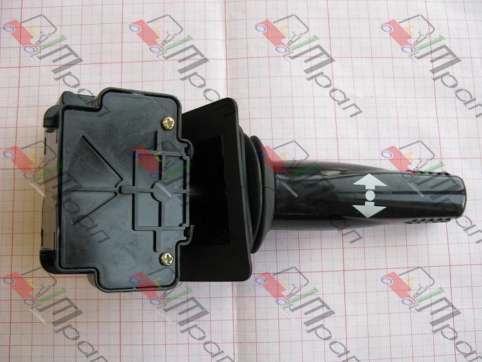 KOMATSU 3EB-56-43220 Переключатель реверса Komatsu F15/25/30-16 (TRP)
